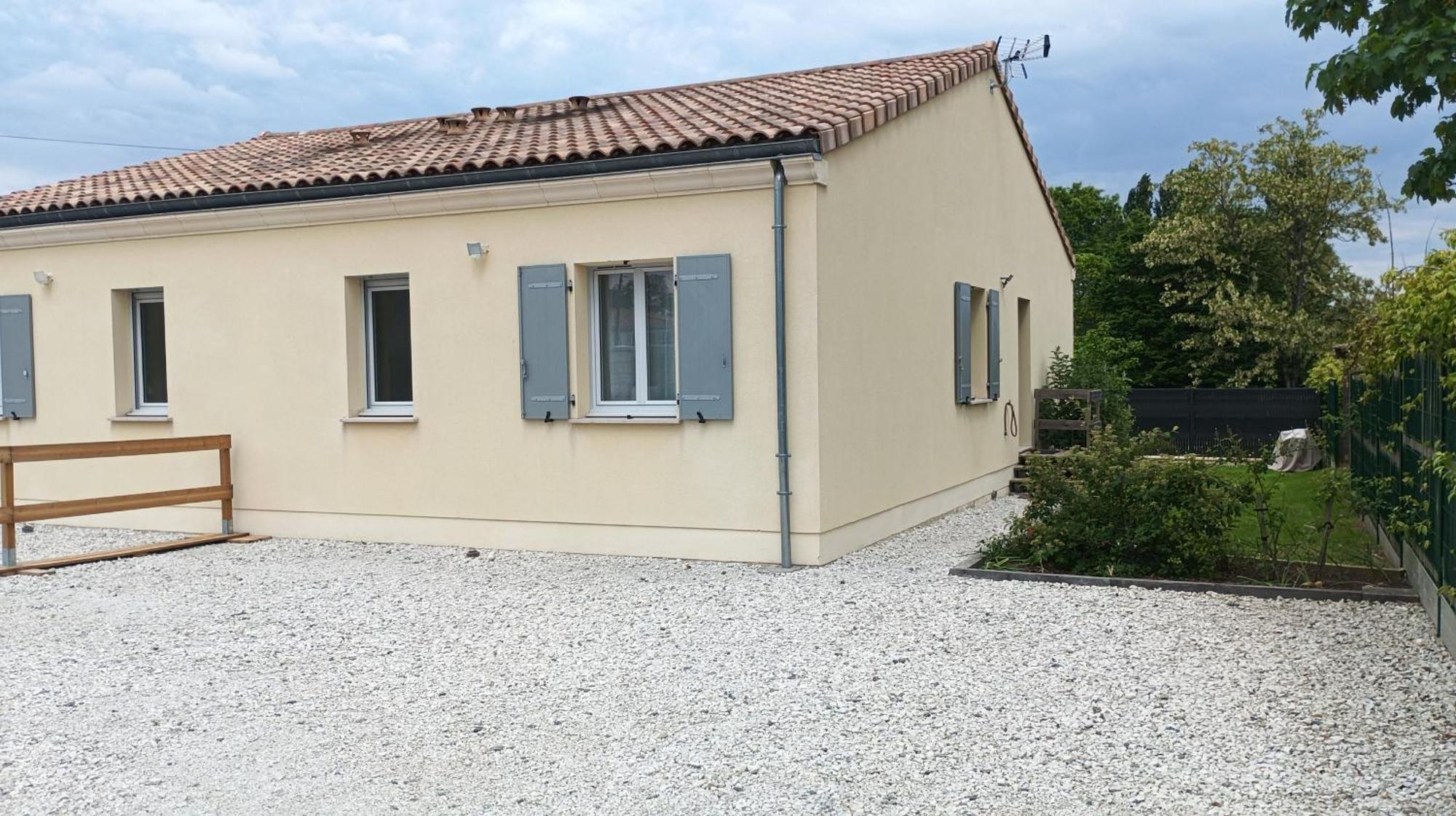 Meuble De Tourisme Classe 3 Etoiles Le Ptit Coin De Soleil - Saint Ciers D'Abzac Exterior photo